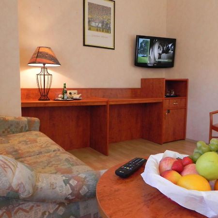 Bahnhof-Hotel Saarlouis Esterno foto