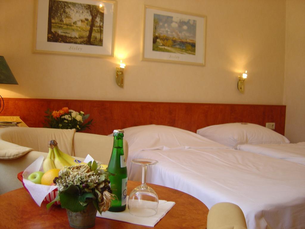 Bahnhof-Hotel Saarlouis Esterno foto